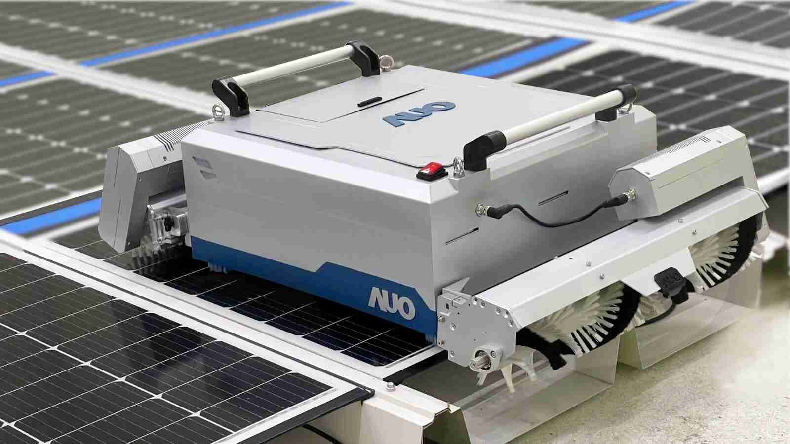 龙门国际致力EPC场域技术升级，，导入清洁机器人搭配传感器与AI数据分析，，，，大幅减少维运成本